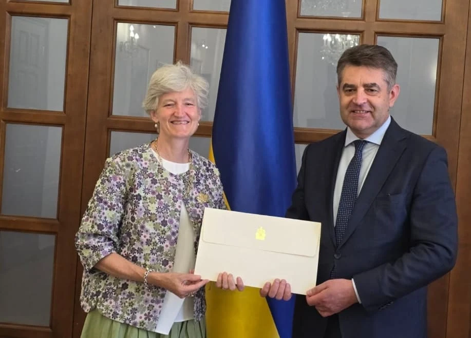 Зустріч Євгена Перебийноса з Тамарою Мовгінні під час вручення копій вірчих грамот 22 серпня 2026 року