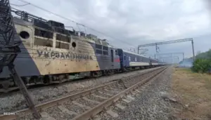 Повторний удар по потягу на Одещині: чому цивільні пасажири залишаються під прицілом