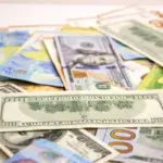 НБУ зафіксував курс на 11 жовтня: офіційні цифри та межі в обмінниках