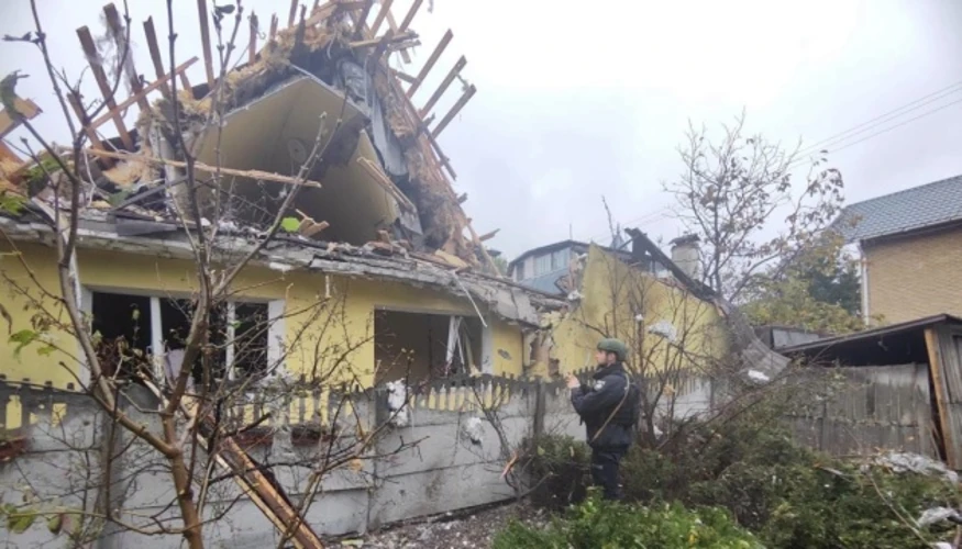 Наслідки ракетного удару РФ у Бучанському районі Київщини