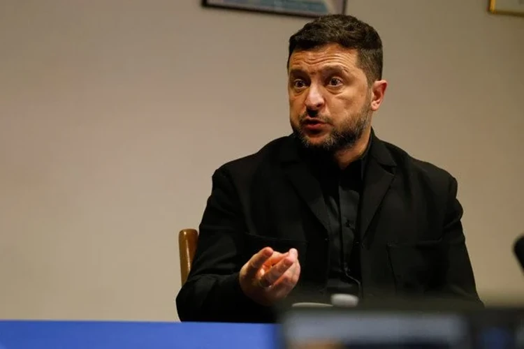 Президент України Володимир Зеленський під час інтерв'ю назвав щомісячні втрати армії РФ